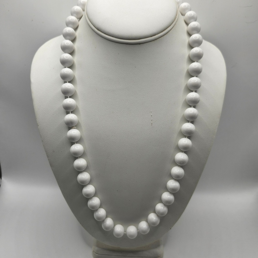 Vintage White Beaded Necklace Round Style‎ Strand Spring Ring Clasp